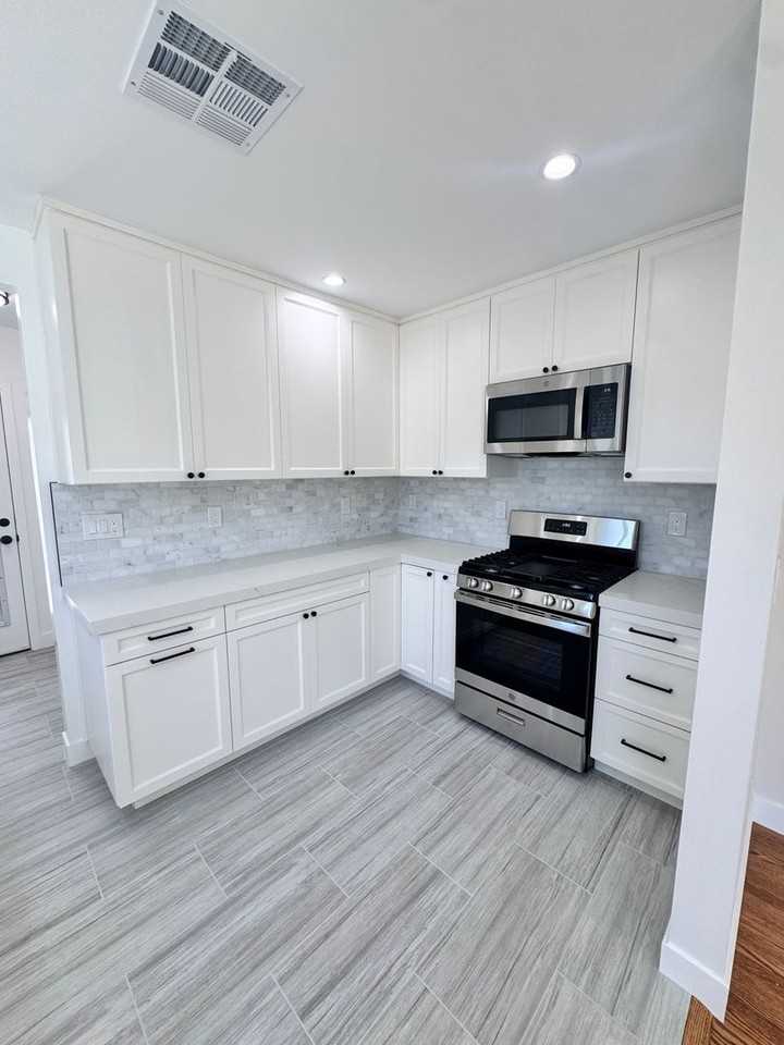 1317 S Montebello Blvd - Photo 6 of 32