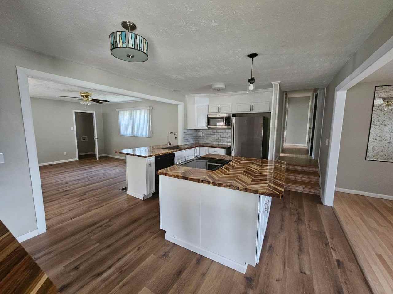 1001 Dianne Cir - Photo 5 of 13