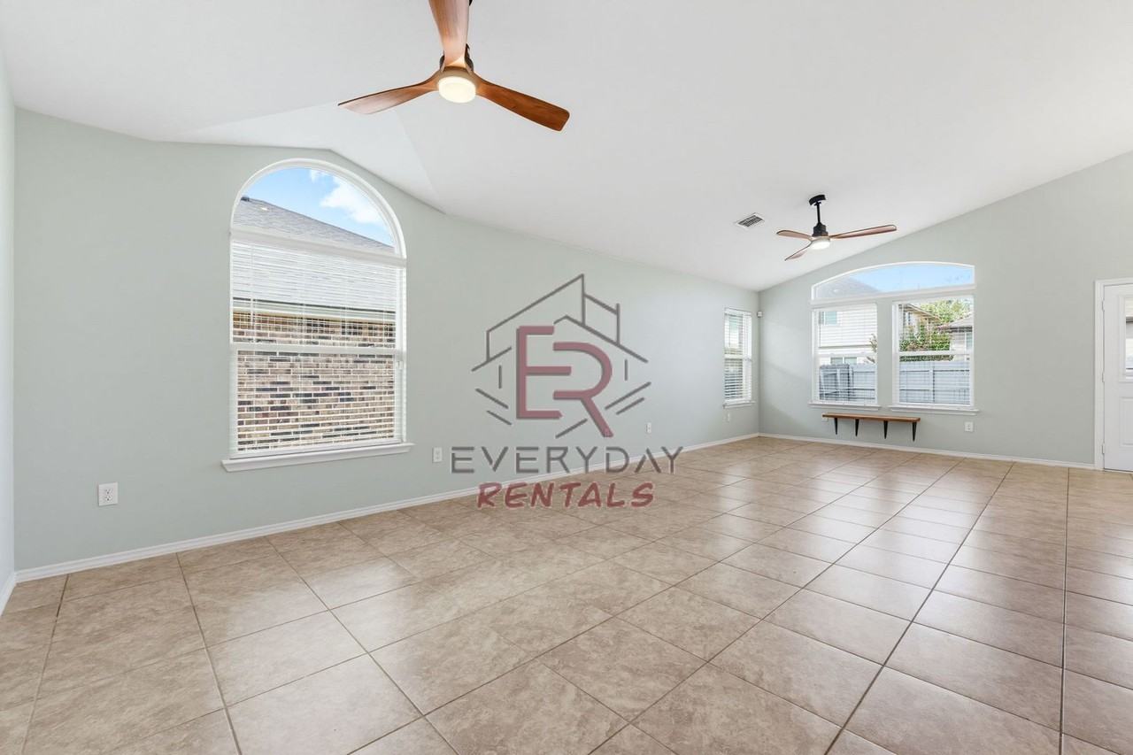 5582 Perdita Dr - Photo 3 of 15