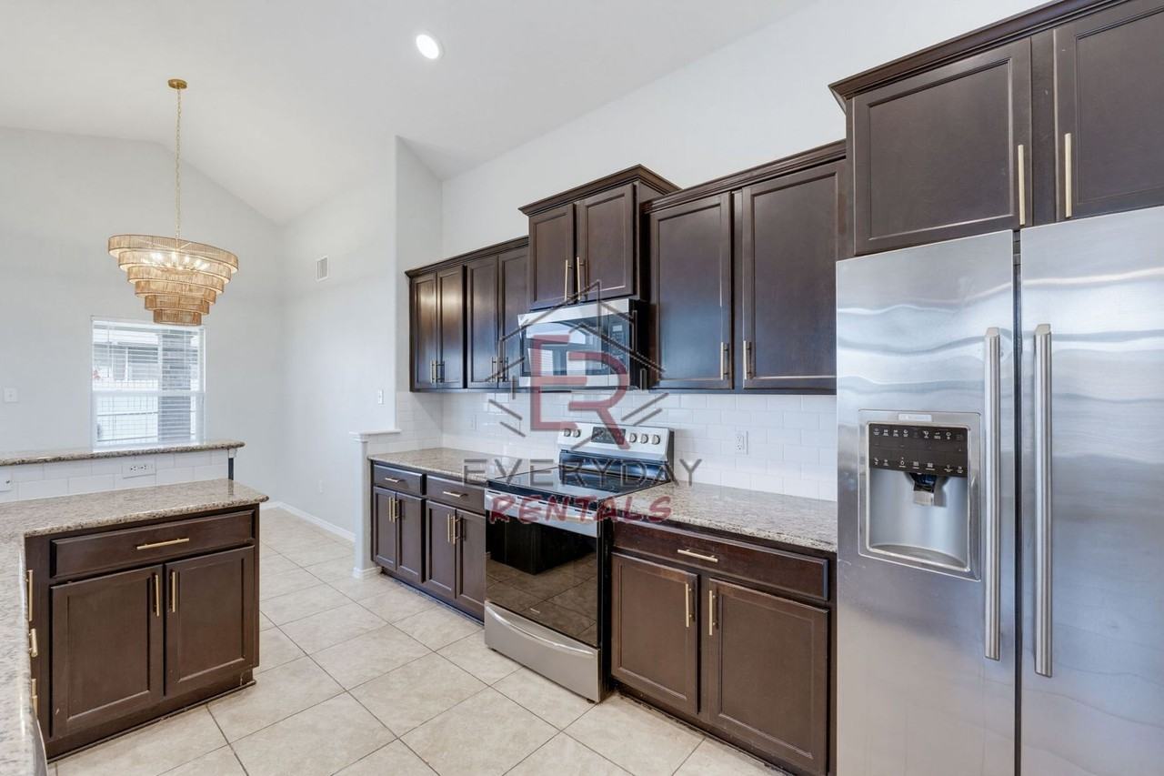 5582 Perdita Dr - Photo 6 of 15