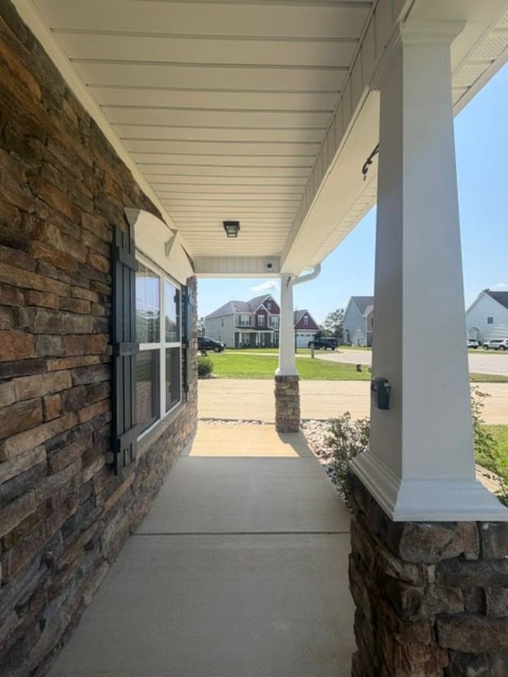 3541 Castlefield Ln - Photo 3 of 37
