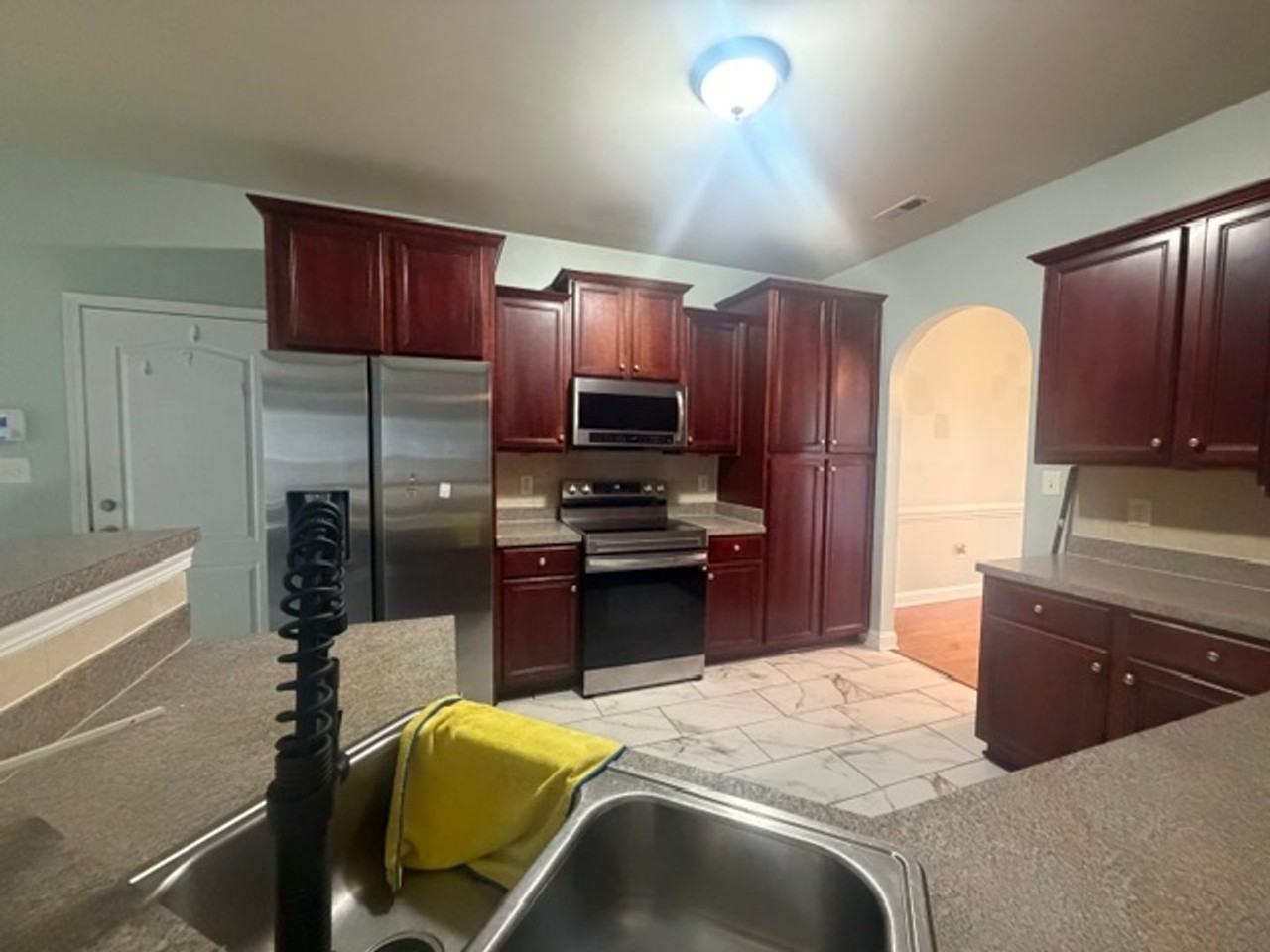 3541 Castlefield Ln - Photo 5 of 37