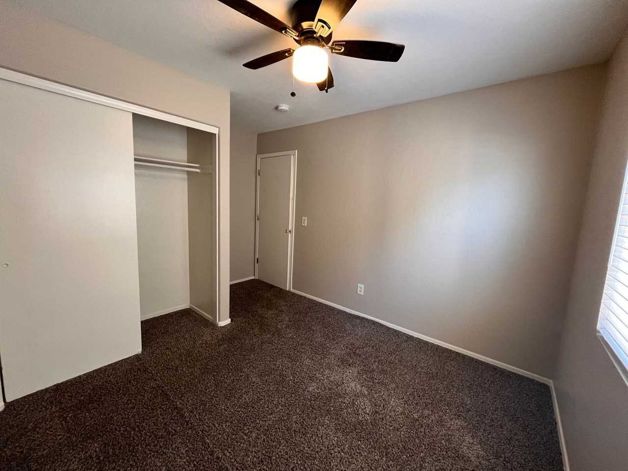 4872 E Whitehall Dr - Photo 6 of 23