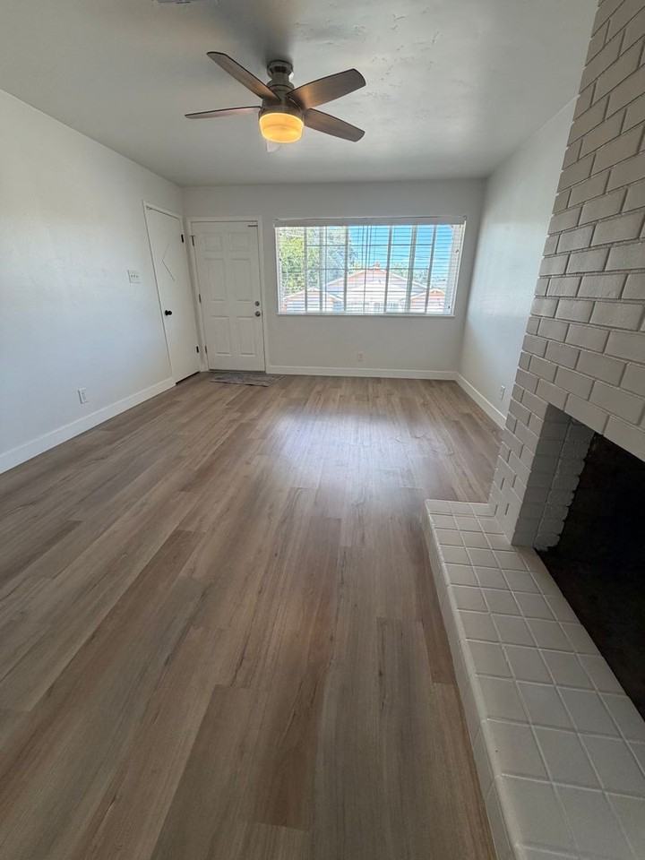 5343 Castle St - Photo 7 of 19