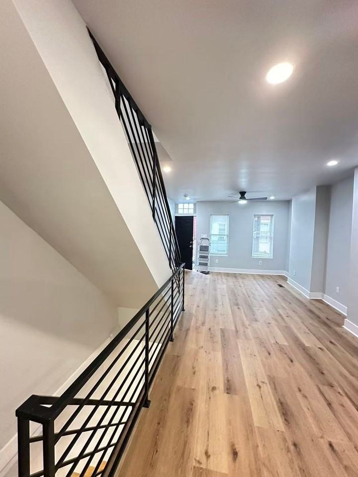 2039 Sigel St - Photo 7 of 17