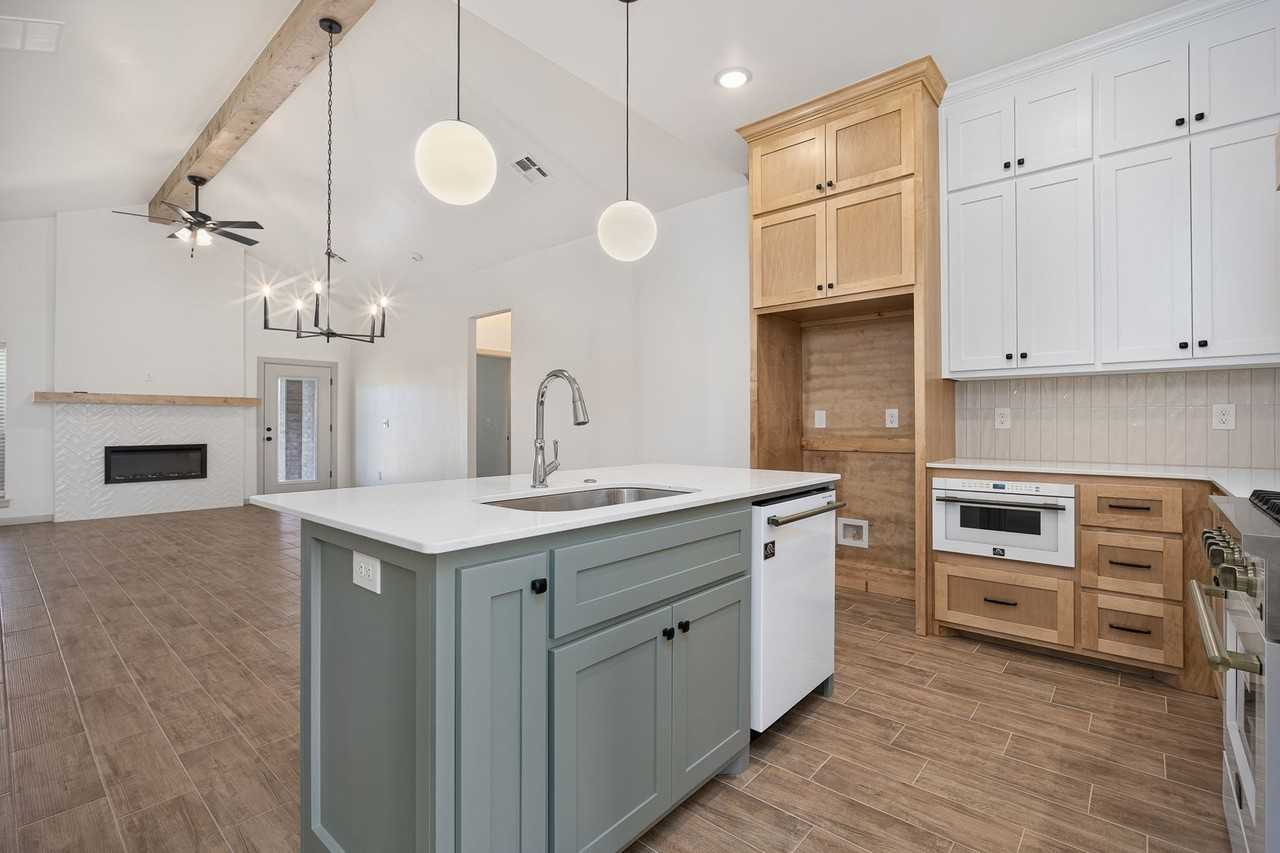 11937 Nw 120th St - Photo 3 of 25