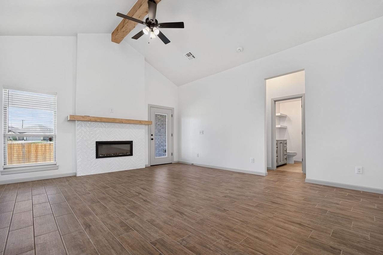 11937 Nw 120th St - Photo 6 of 25