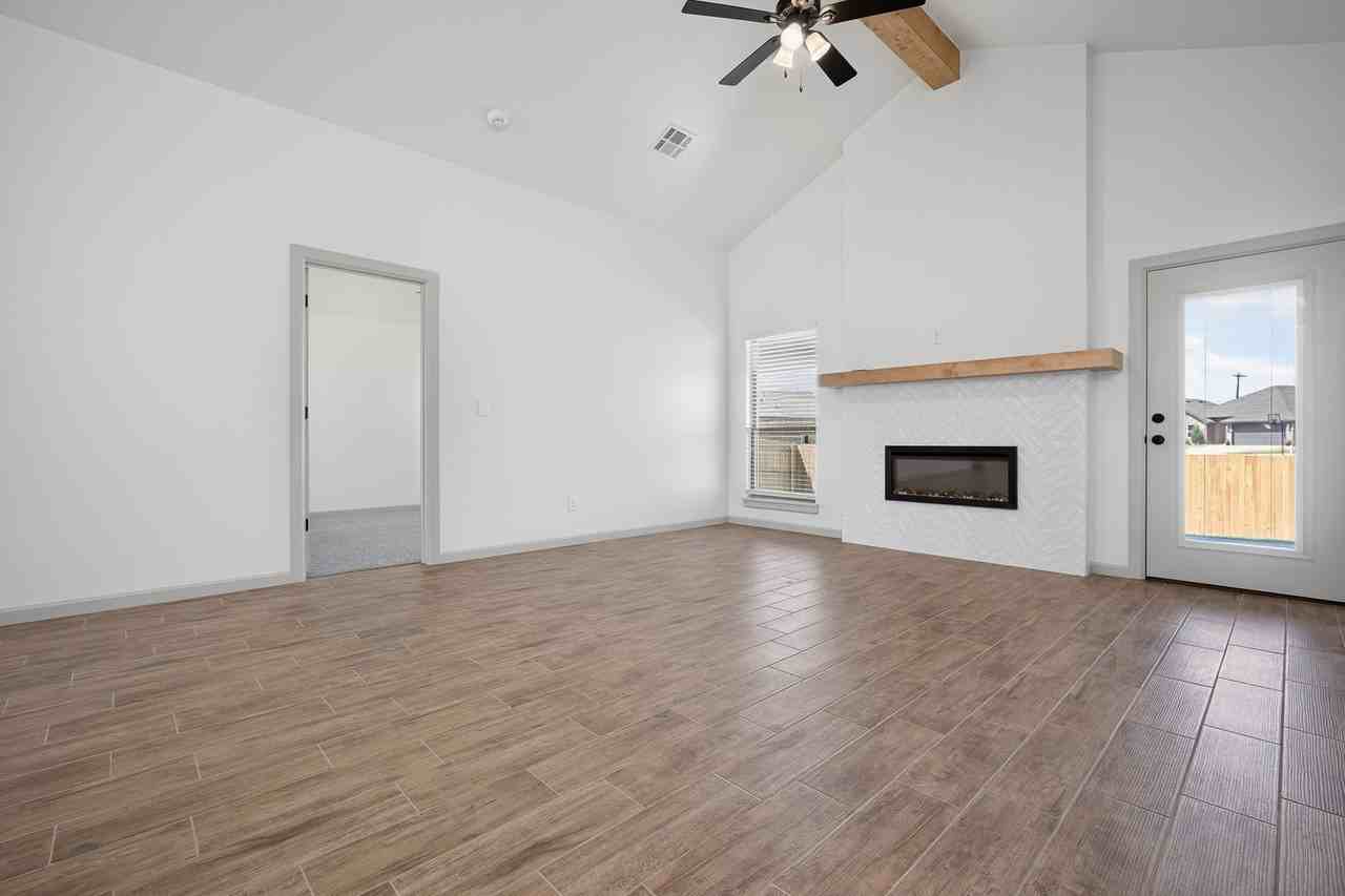 11937 Nw 120th St - Photo 7 of 25