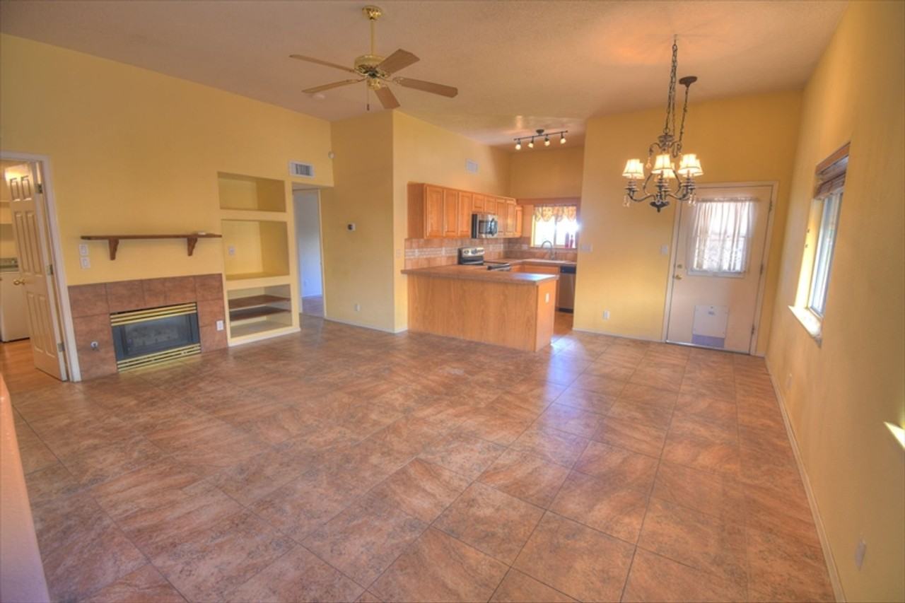 10028 Del Chaparral Ct Ne - Photo 2 of 13