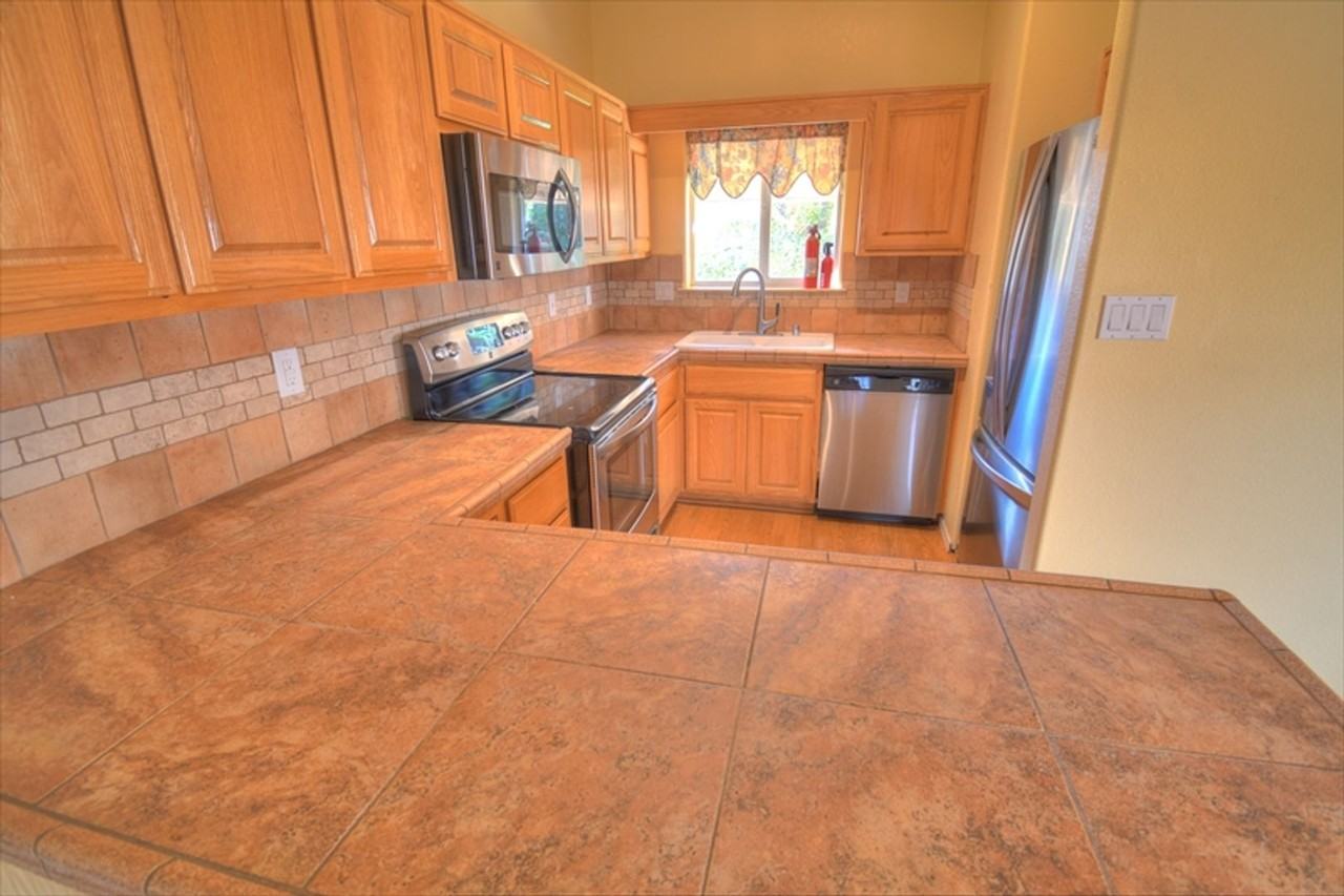 10028 Del Chaparral Ct Ne - Photo 3 of 13