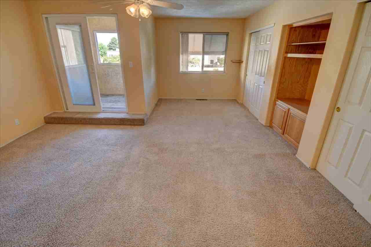 10028 Del Chaparral Ct Ne - Photo 4 of 13