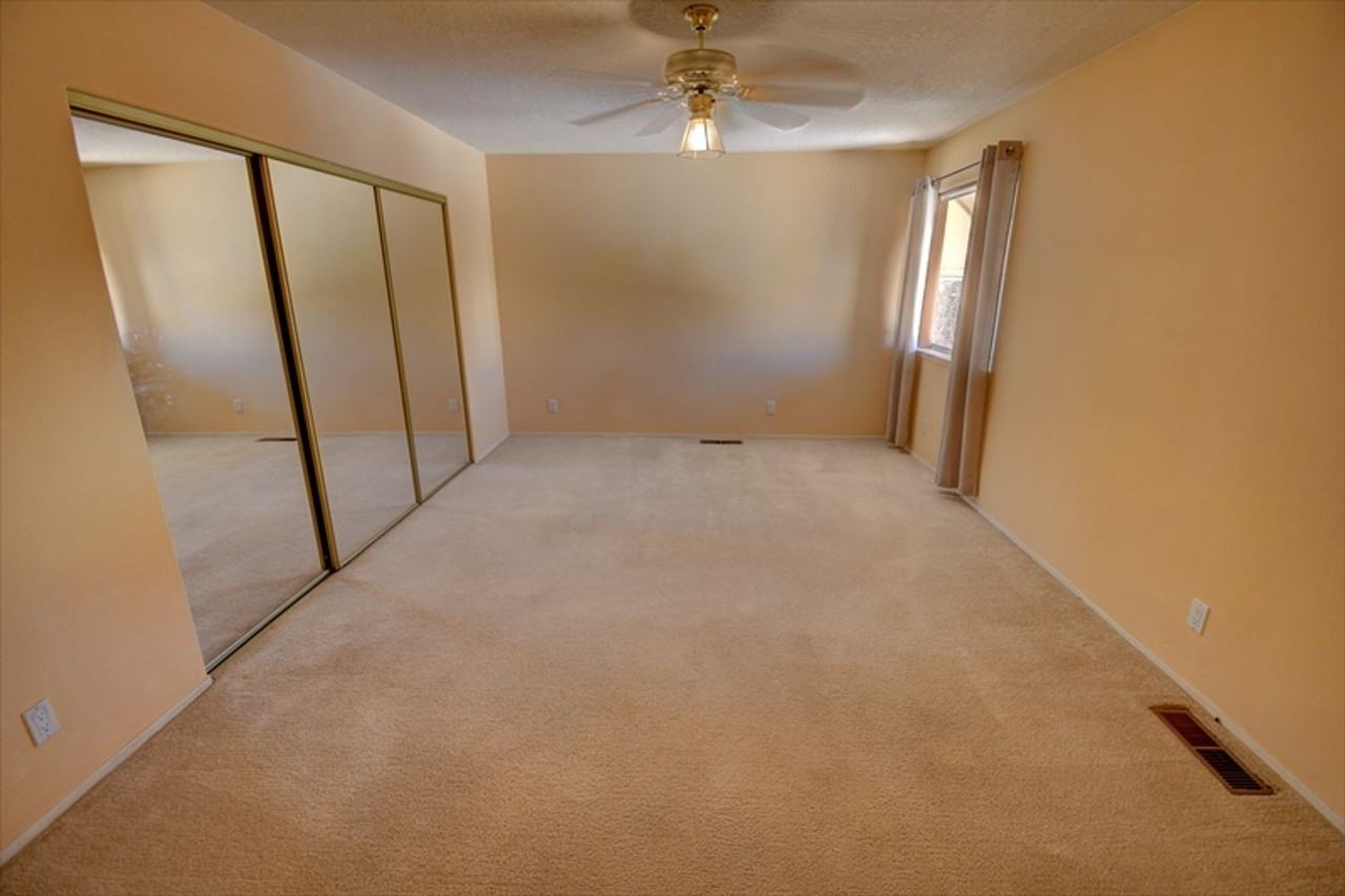 10028 Del Chaparral Ct Ne - Photo 6 of 13