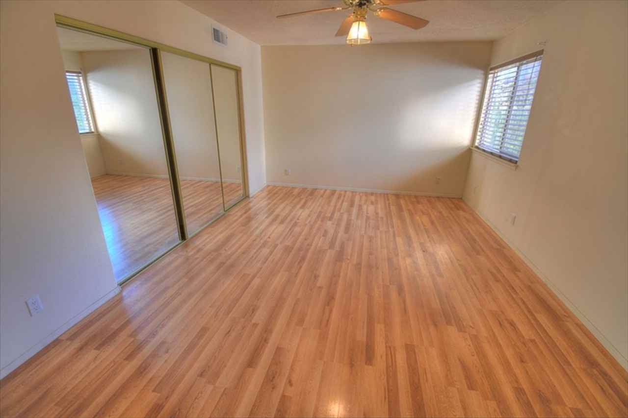 10028 Del Chaparral Ct Ne - Photo 7 of 13