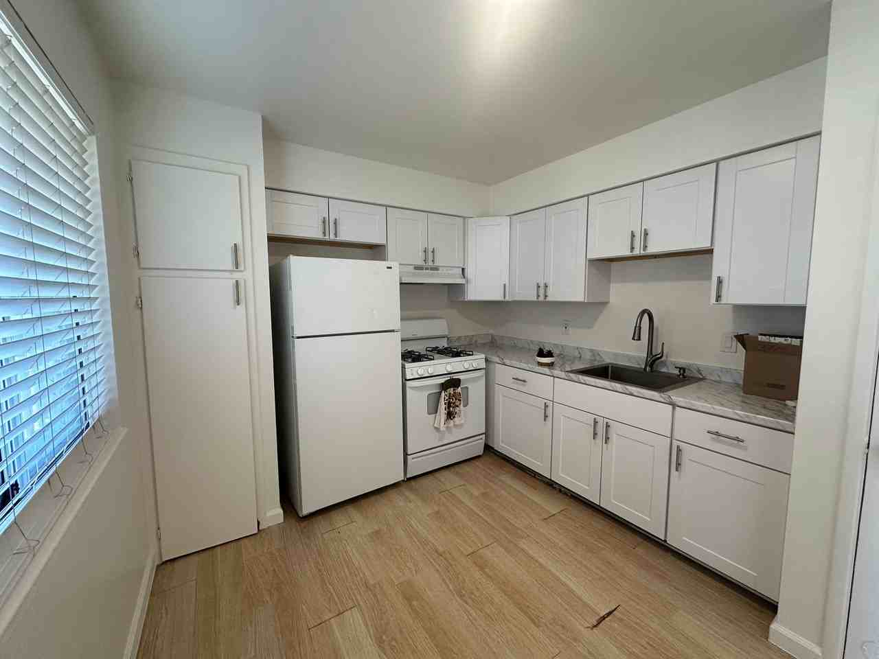 3715 Norwood Ave - Photo 4 of 9