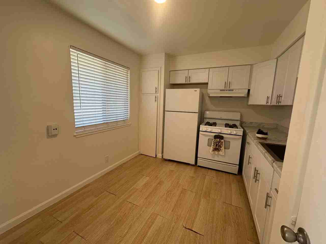 3715 Norwood Ave - Photo 5 of 9