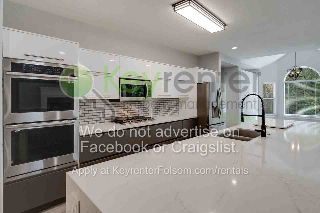 124 Tomlinson Dr - Photo 2 of 50