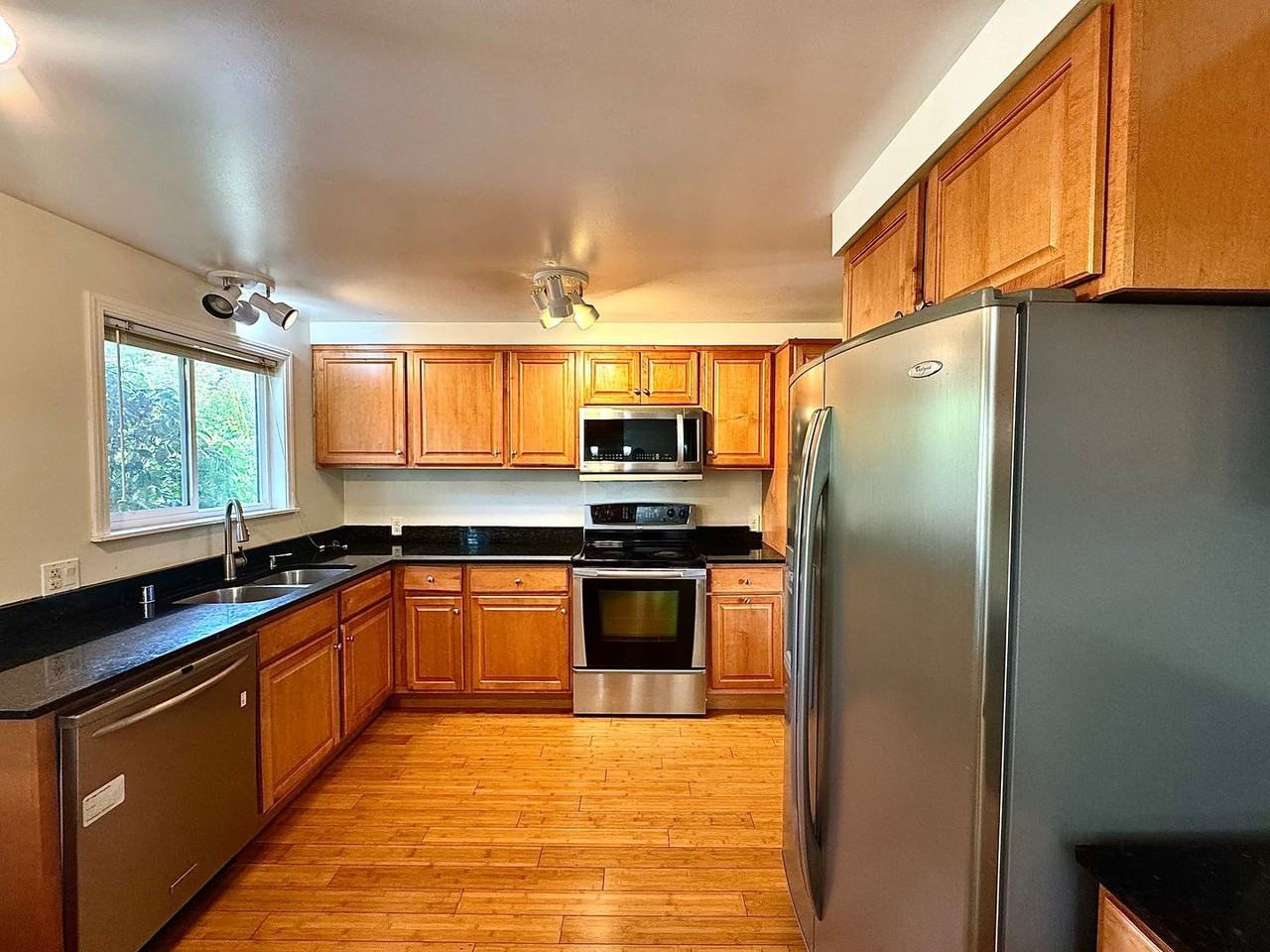 170 154th Pl Ne - Photo 5 of 24