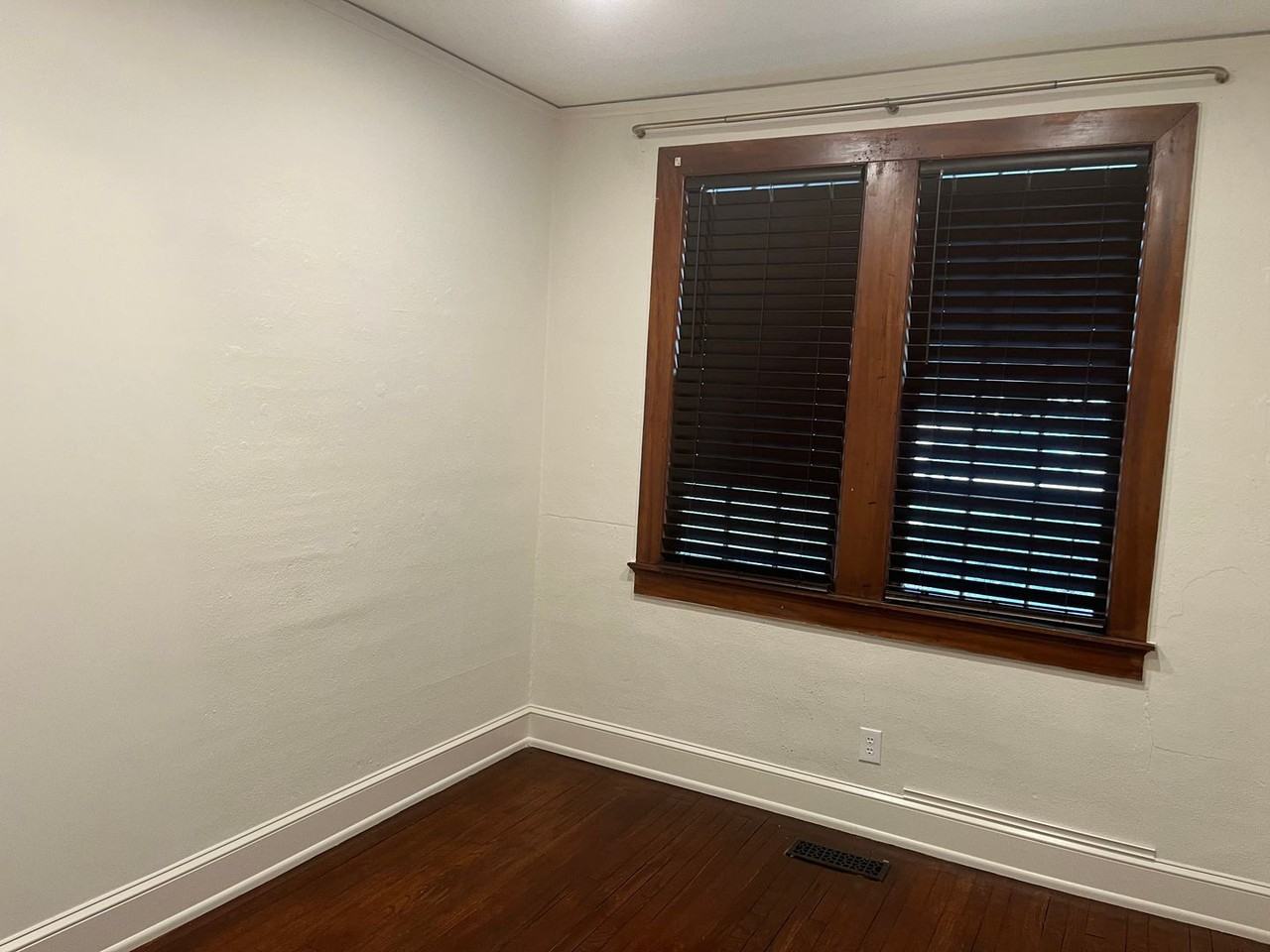 358 E Magnolia Ave - Photo 4 of 9