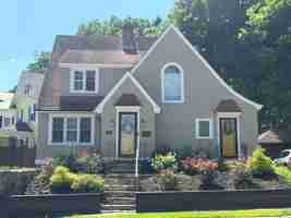 featured image of 860 Pleasant St