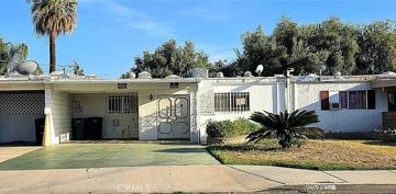 featured image of 326 E 7th St