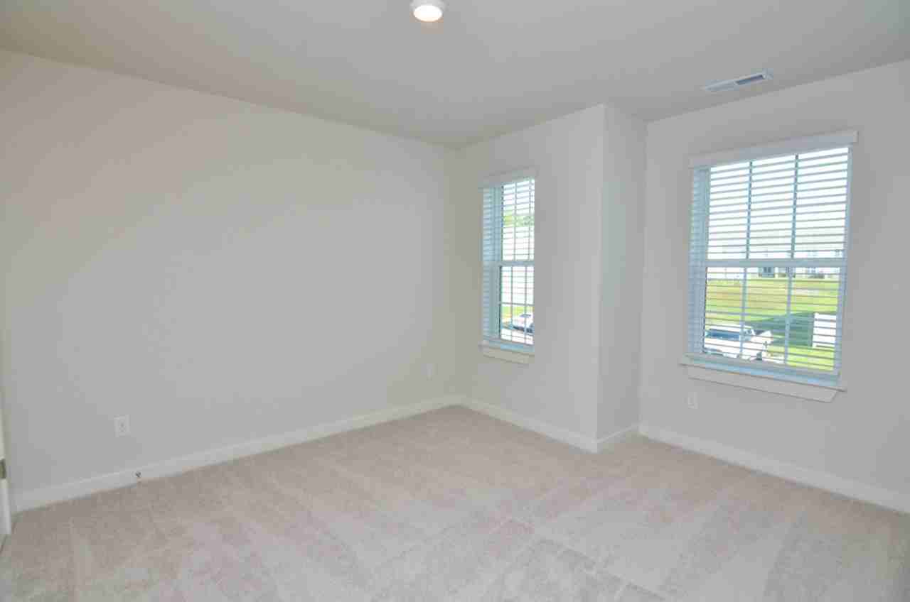 1704 Manuka Ln - Photo 6 of 23