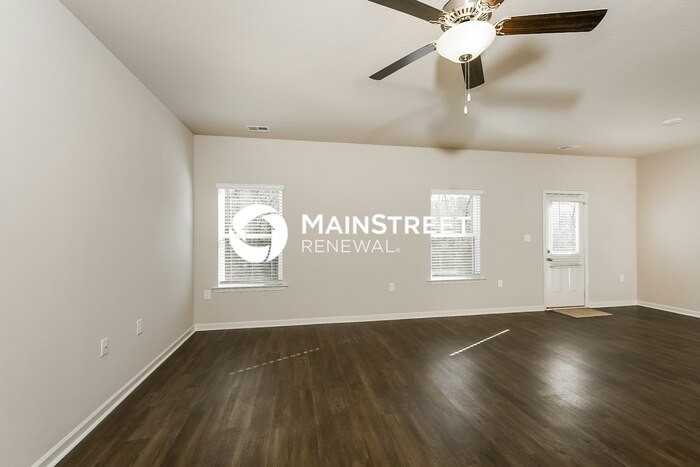 630 Clover Cir - Photo 4 of 17