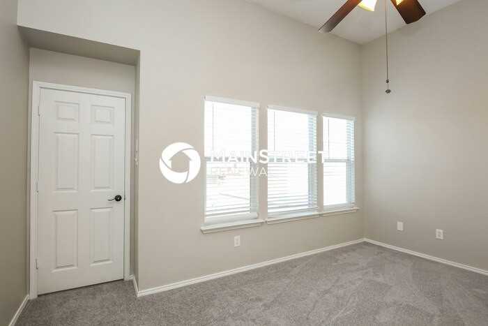 339 Overlook Ln - Photo 6 of 17