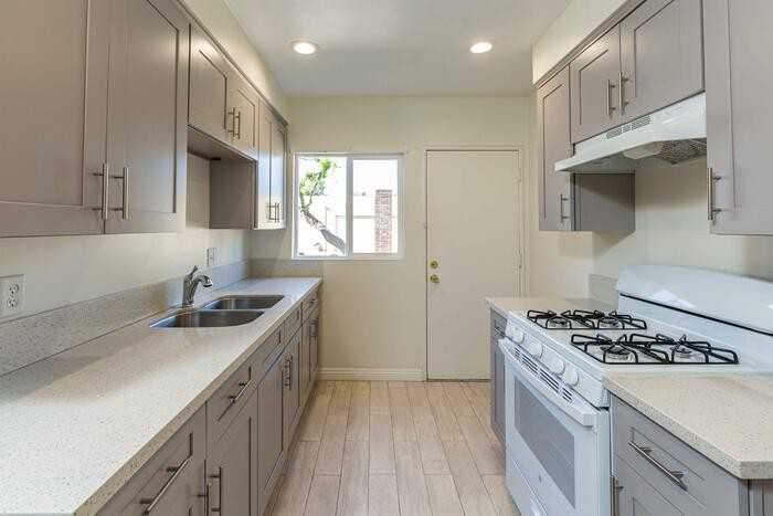 155 Carlton Ave #5 - Photo 2 of 19