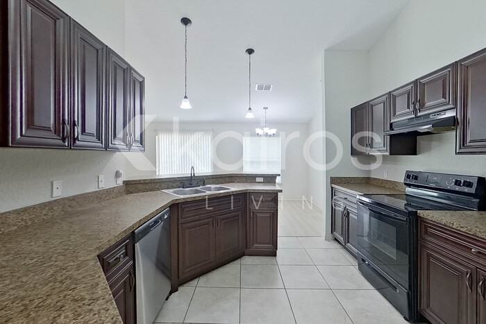 3432 Sw 165th Loop - Photo 4 of 29