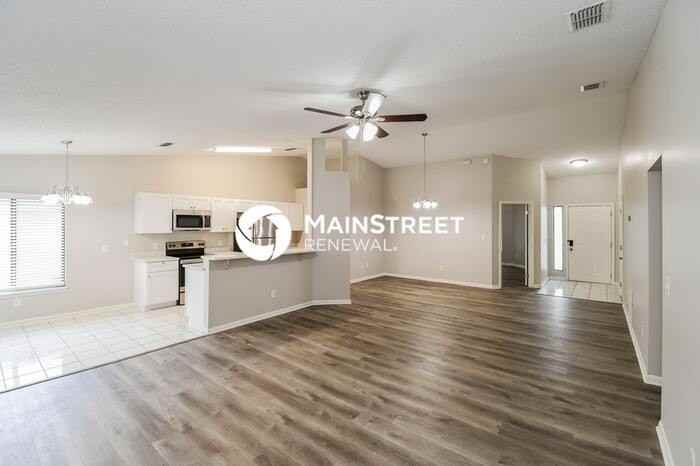 7848 Hunters Lake Cir S - Photo 4 of 16