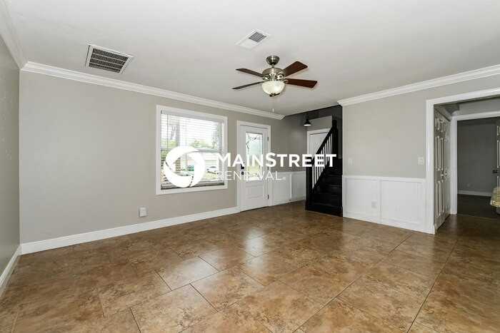 2536 Sw 11th Pl - Photo 5 of 16