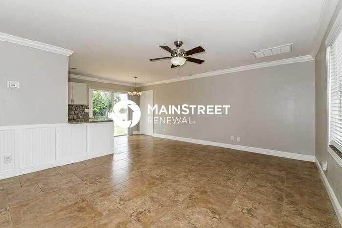 2536 Sw 11th Pl - Photo 6 of 16