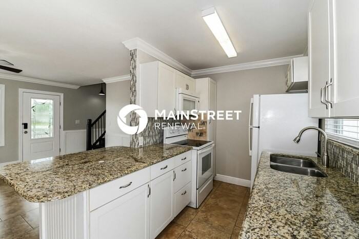 2536 Sw 11th Pl - Photo 7 of 16
