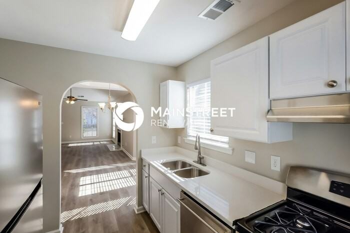 536 Walker Rd - Photo 7 of 16
