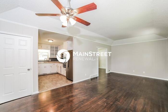 913 Sw 14th St - Photo 5 of 17