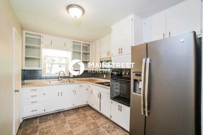 913 Sw 14th St - Photo 6 of 17