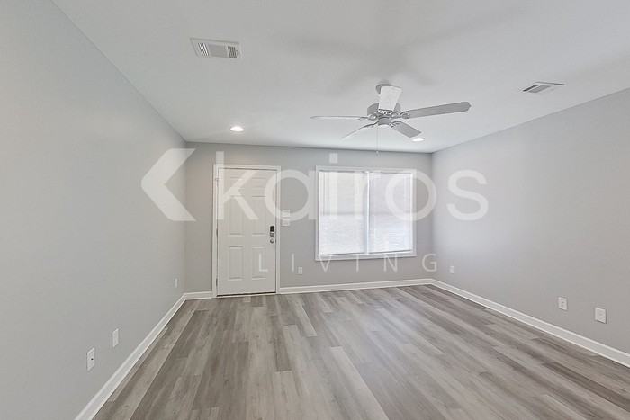 1366 Maxwell Cir - Photo 2 of 21