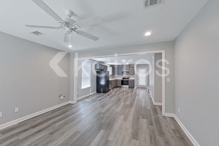 1366 Maxwell Cir - Photo 4 of 21