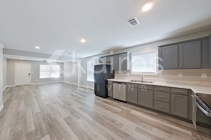 1366 Maxwell Cir - Photo 6 of 21