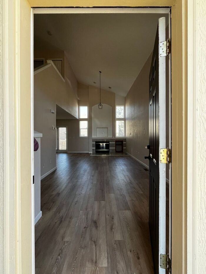 10595 Ashwood Ct - Photo 2 of 30