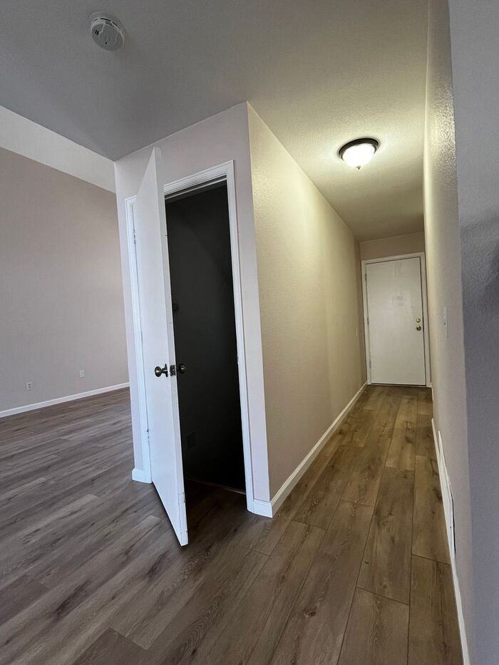 10595 Ashwood Ct - Photo 6 of 30