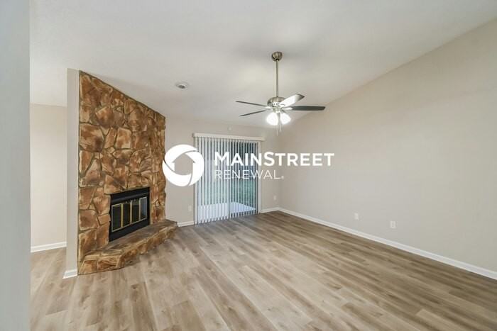 8168 Honeysuckle Ln - Photo 4 of 16