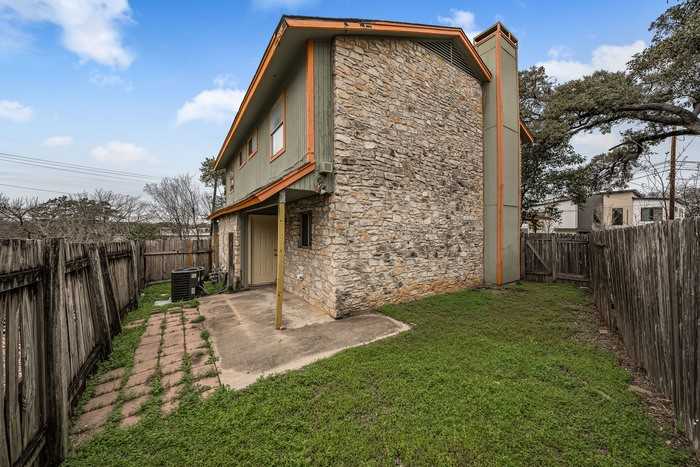 1601 Taylor Gaines St #A - Photo 3 of 16