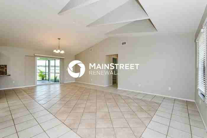 202 Ne 9th Pl - Photo 3 of 16