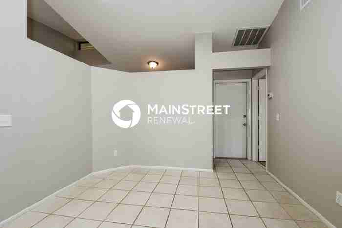 202 Ne 9th Pl - Photo 5 of 16