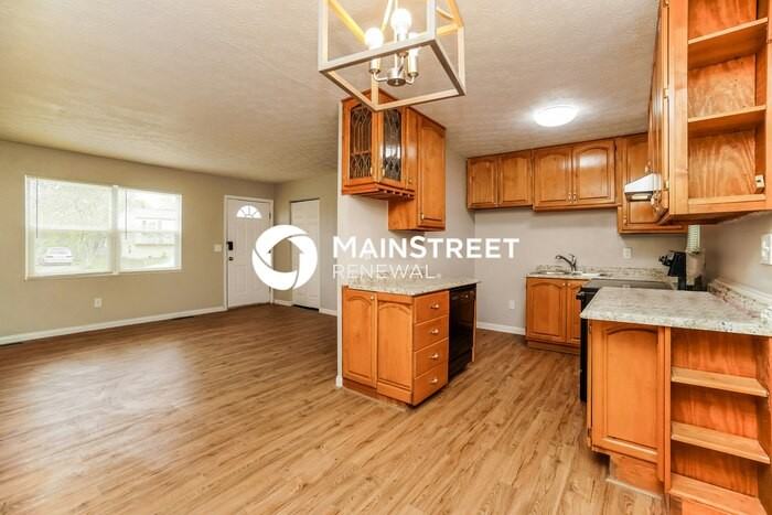 3179 Latonia Rd - Photo 5 of 18