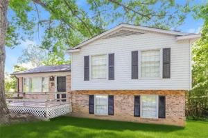 featured image of 2425 New Orleans St