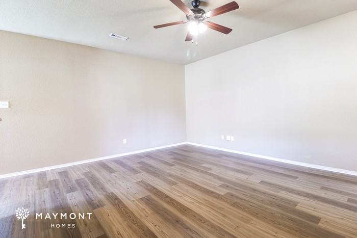 6413 Amalie Dr - Photo 5 of 12