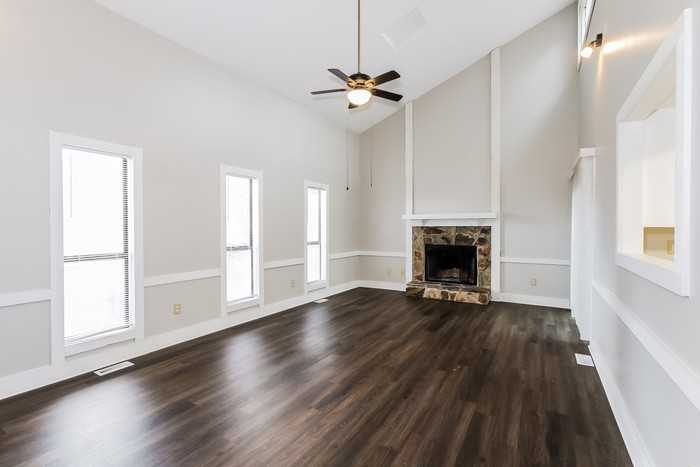 3533 Andover Dr - Photo 4 of 12