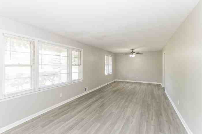 2532 Norton Blvd - Photo 4 of 12